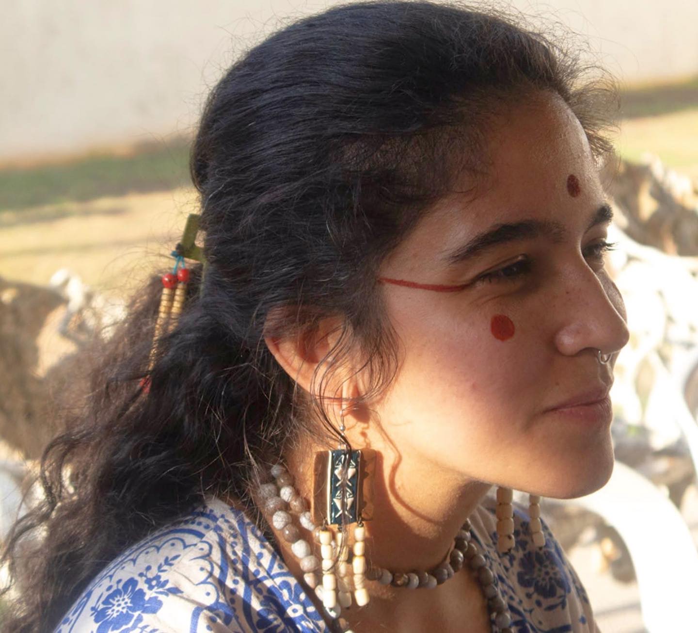 Firmando vida com o brinco Ñamake nessa lembrança do KilomboAldeia 🐟
Que venha o próximo @kilomboaldeiafestival para chacoalhar nosso território, Xamum quebrando concreto 🏹